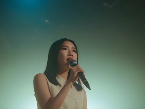 hát karaoke với micro không dây